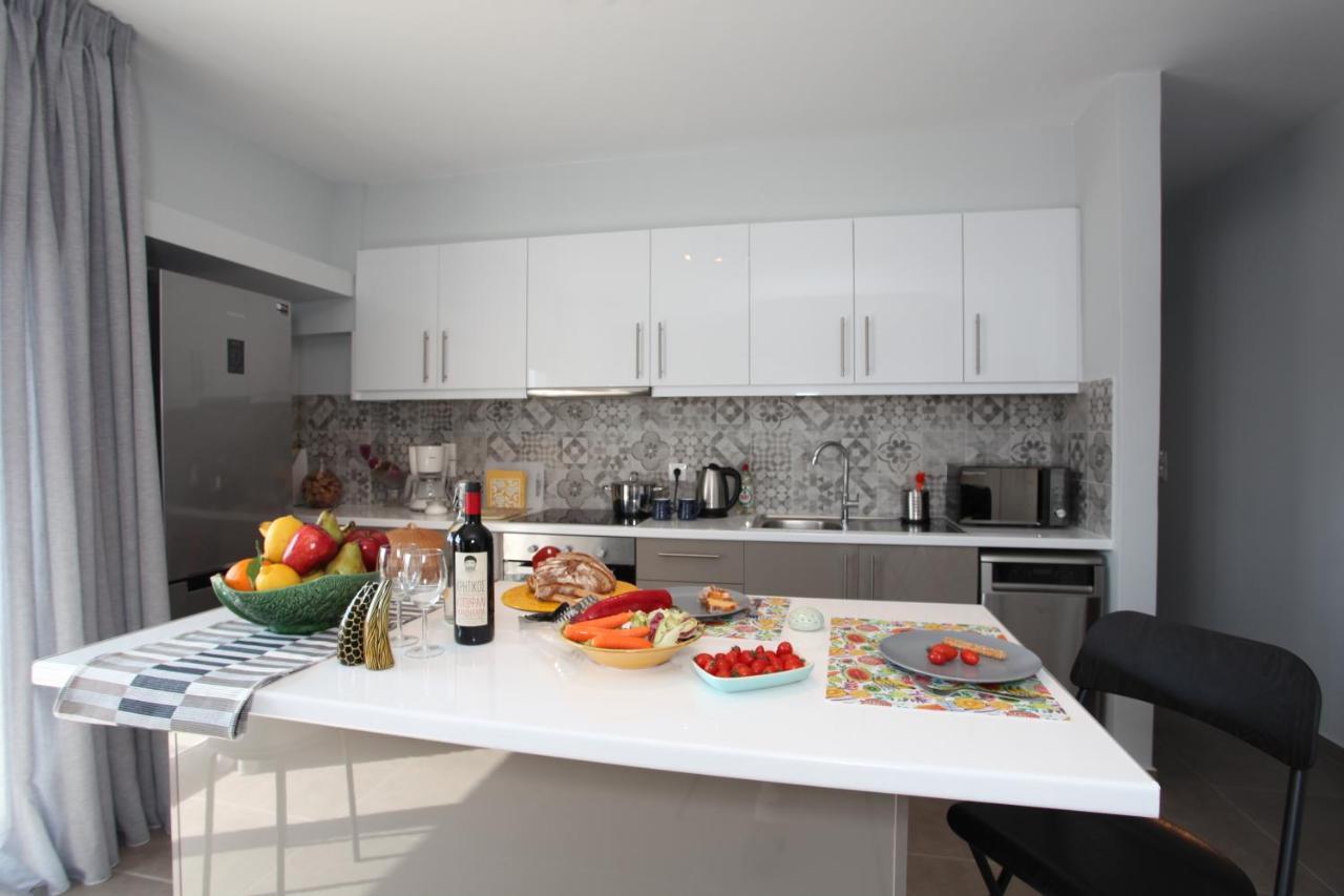 Edem Beach Apartment With Sea View By Athenian Homes Dış mekan fotoğraf